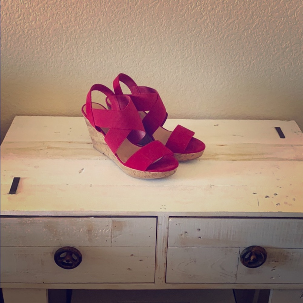 Red Wedges